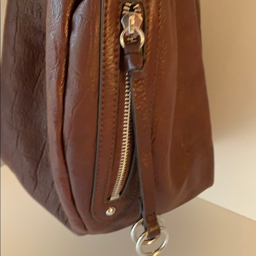 B. Makowsky Fall Large Chocolate Brown Leather Shoulder Handbag Purse Bag - Picture 4 of 9